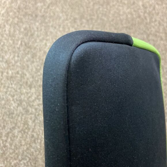 Stylish Black and Green Tablet Sleeve with Protective Padding - Picture 9 of 13